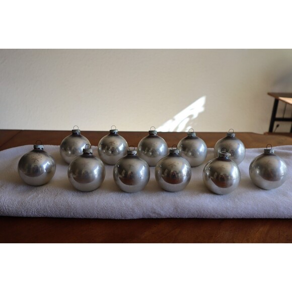 Lot Christmas Shiny Brite 22x Plain Red Silver Glass Ornament Ball USA Made 2.5" - Picture 11 of 14